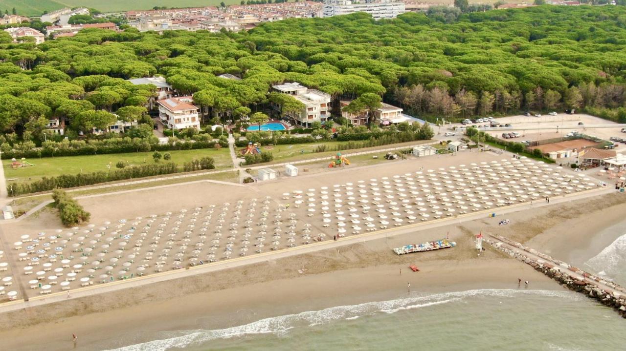 Park Hotel Pineta & Dependance Suite Eraclea Mare Exterior foto